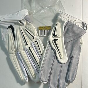 Nike gloves NWT PGF348 footbal size 4XL